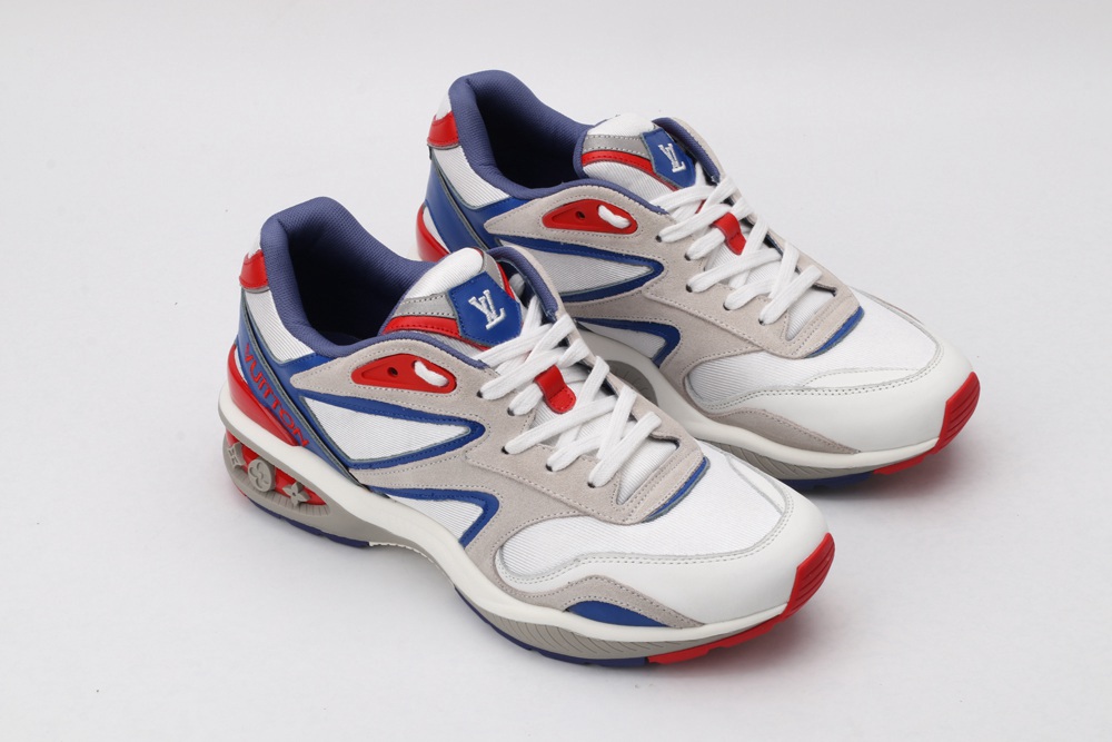 L*V SNEAKER